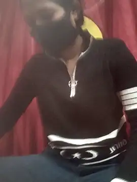 Snapshot of Mansi01 chatting on 10/13/25, 02:44 Mansi01 online show from 10/13/25, 02:44