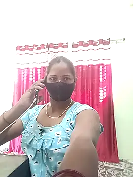 Snapshot of School_medam chatting on 10/05/25, 09:07 School medam online show from 10/05/25, 09:07