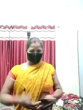 Snapshot of School_medam chatting on 10/17/25, 04:09 School medam online show from 10/17/25, 04:09