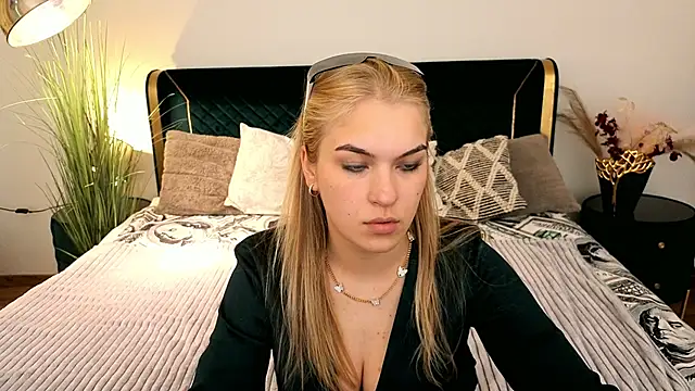 AlinaLiii online show from 04/20/26, 12:52