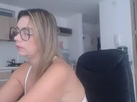 LovePaula online show from 02/24/25, 12:48