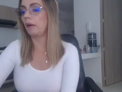 LovePaula online show from 03/09/25, 02:32