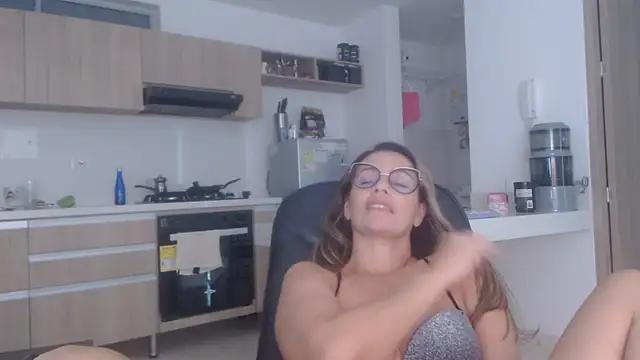 LovePaula online show from 02/16/26, 12:45