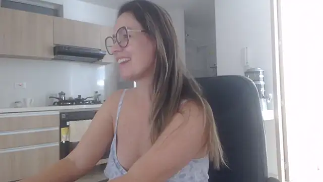 LovePaula online show from 07/04/26, 04:46