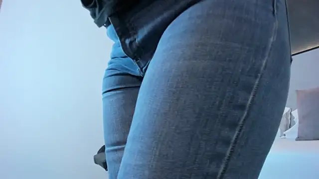 zoee zi online show from 10/24/25, 08:05