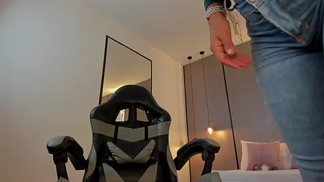 zoee zi online show from 01/31/26, 07:34