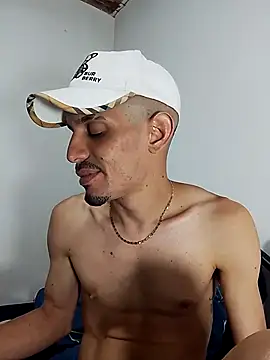 LATINO27CM online show from 10/15/25, 12:44