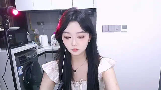 Snapshot of Miao-Maimiao chatting on 10/03/25, 04:37 Miao-Maimiao online show from 10/03/25, 04:37