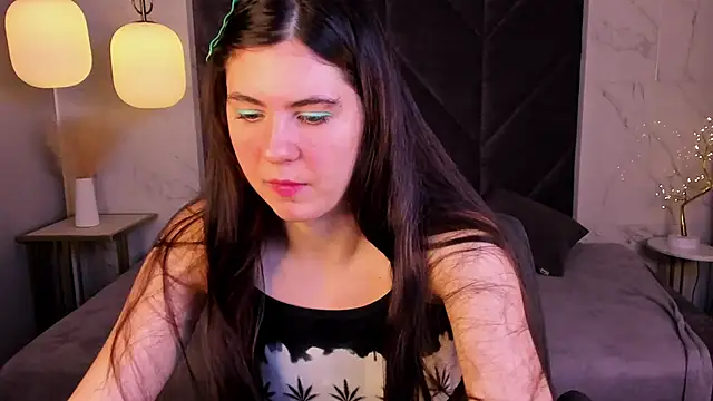 Snapshot of Amy_Sparkle chatting on 11/05/25, 02:17 Amy Sparkle online show from 11/05/25, 02:17