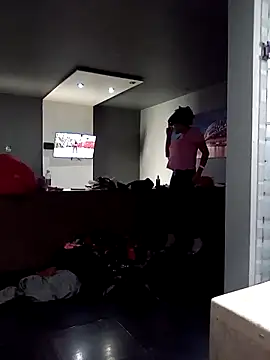 Snapshot of transreyna chatting on 12/25/24, 08:17 transreyna online show from 12/25/24, 08:17