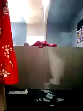 Snapshot of transreyna chatting on 02/21/25, 01:33 transreyna online show from 02/21/25, 01:33