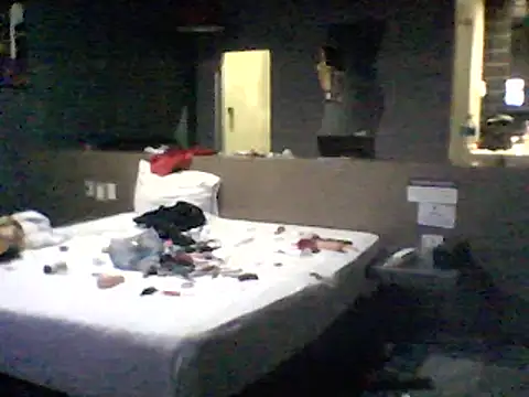 Snapshot of transreyna chatting on 02/21/25, 12:28 transreyna online show from 02/21/25, 12:28