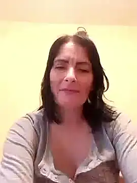 Snapshot of Tariya-40 chatting on 09/30/25, 11:26 Tariya-40 online show from 09/30/25, 11:26