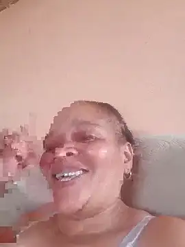 Snapshot of Sexycurveliciousmama chatting on 09/22/25, 01:35 Sexycurveliciousmama online show from 09/22/25, 01:35