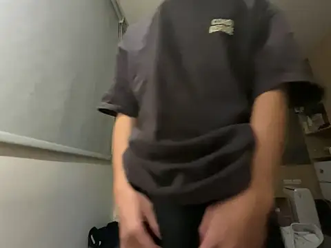 Snapshot of Yo155 chatting on 09/30/25, 04:56 Yo155 online show from 09/30/25, 04:56