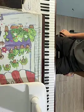 Snapshot of Yo155 chatting on 10/18/25, 06:26 Yo155 online show from 10/18/25, 06:26