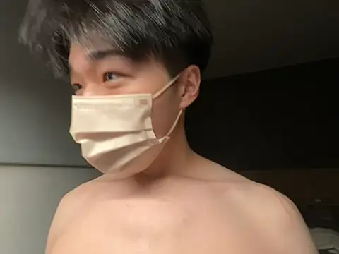 Snapshot of Yo155 chatting on 10/22/25, 03:56 Yo155 online show from 10/22/25, 03:56