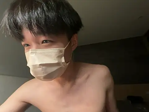 Snapshot of Yo155 chatting on 10/29/25, 04:53 Yo155 online show from 10/29/25, 04:53