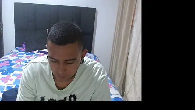 Carlandelli1 online show from 10/30/25, 02:02