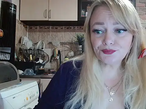 Sweet-blonde online show from 10/06/25, 11:51