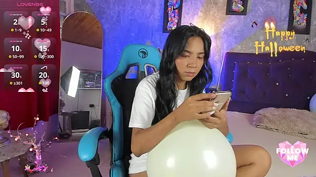 Lauren smiles online show from 11/04/25, 04:00