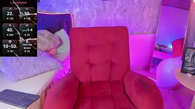 Lauren smiles online show from 03/13/26, 07:09