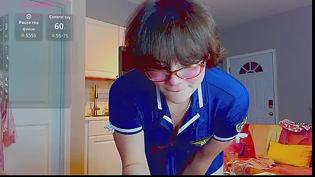 LunaMilav online show from 10/02/25, 03:13