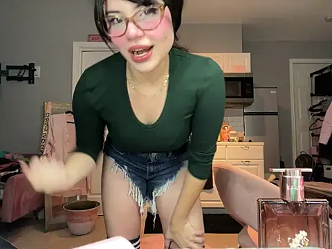 LunaMilav online show from 10/11/25, 02:11