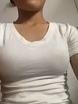 Snapshot of Penny-y chatting on 09/22/25, 08:05 Penny-y online show from 09/22/25, 08:05