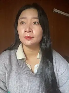 violet-00 online show from 10/17/25, 12:14