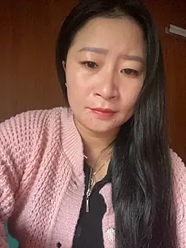 violet-00 online show from 10/25/25, 12:51