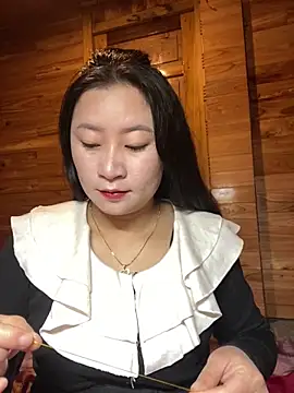 violet-00 online show from 12/23/25, 01:03