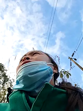 xuxulovezz online show from 11/24/25, 12:21