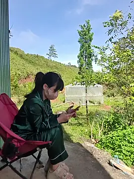 Helen-Tran online show from 10/22/25, 01:39