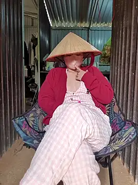 Helen-Tran online show from 11/27/25, 02:24