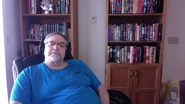 Vinyl22xh online show from 04/08/26, 05:24