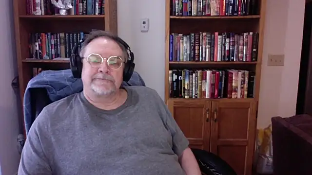 Vinyl22xh online show from 04/11/26, 12:04