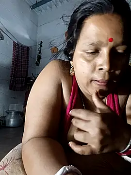 Snapshot of reya743 chatting on 09/25/25, 05:44 reya743 online show from 09/25/25, 05:44