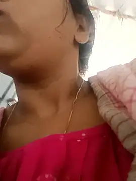 Snapshot of reya743 chatting on 10/14/25, 02:23 reya743 online show from 10/14/25, 02:23