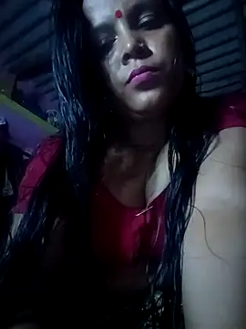 Snapshot of reya743 chatting on 11/02/25, 04:42 reya743 online show from 11/02/25, 04:42