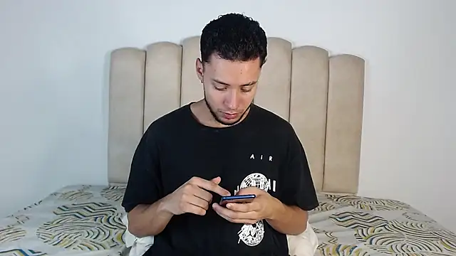 aroncooper1 online show from 01/08/26, 01:41