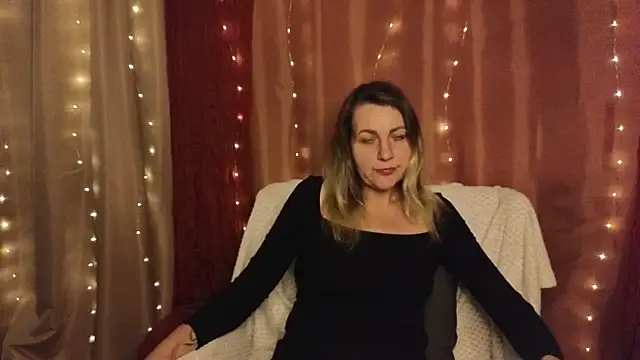 Snapshot of silvaraNoir chatting on 09/26/25, 04:11 silvaraNoir online show from 09/26/25, 04:11