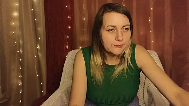 Snapshot of silvaraNoir chatting on 09/28/25, 04:12 silvaraNoir online show from 09/28/25, 04:12