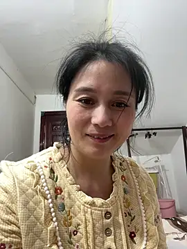 Snapshot of aoyo66 chatting on 04/29/26, 12:53 aoyo66 online show from 04/29/26, 12:53