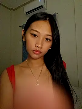 Snapshot of Bunny72772 chatting on 10/15/25, 03:56 Bunny72772 online show from 10/15/25, 03:56