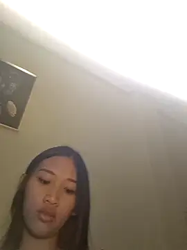 Snapshot of Bunny72772 chatting on 10/18/25, 09:04 Bunny72772 online show from 10/18/25, 09:04