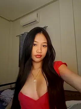 Snapshot of Bunny72772 chatting on 10/21/25, 05:46 Bunny72772 online show from 10/21/25, 05:46