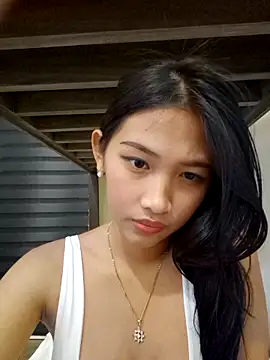 Snapshot of Bunny72772 chatting on 10/29/25, 03:25 Bunny72772 online show from 10/29/25, 03:25