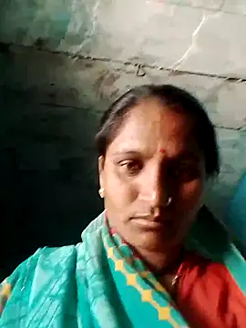 Pooja6060 online show from 10/17/25, 06:05