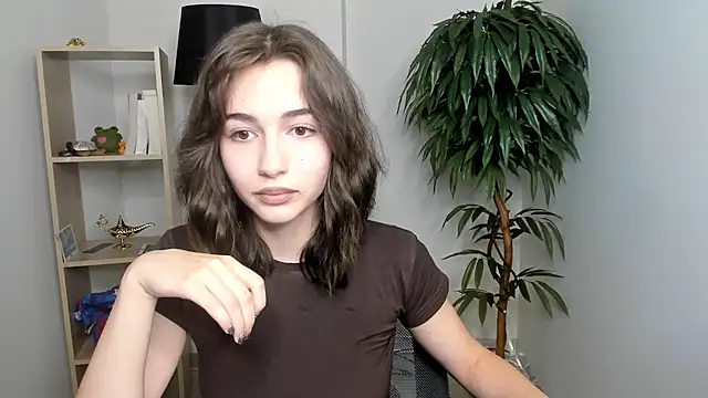 LettySlovacek online show from 09/23/25, 11:02